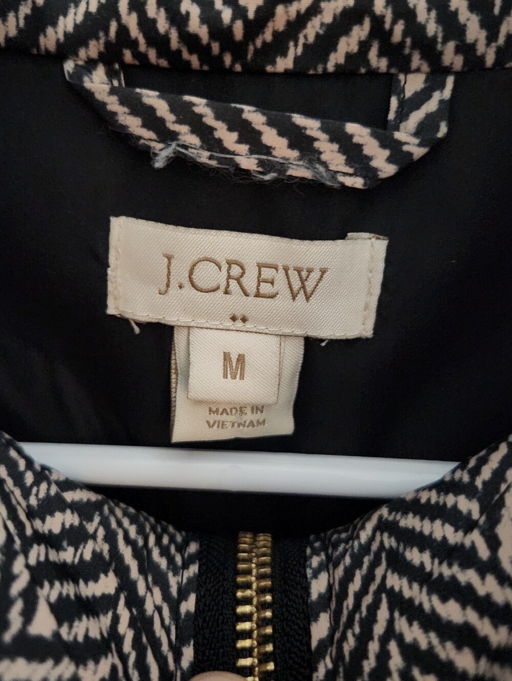 NWT J.Crew medium herringbone quilted puffer vest insulated down pockets - Picture 3 of 11
